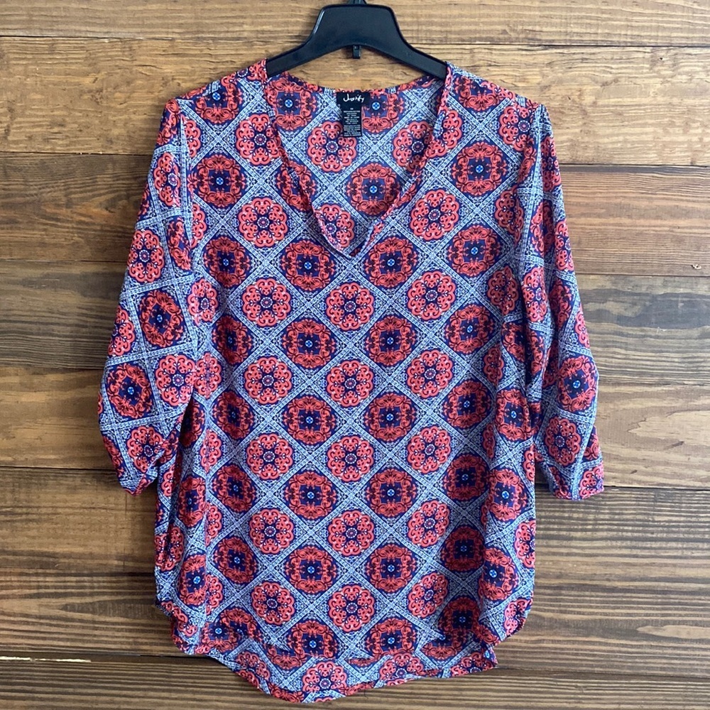 Justify Blouse